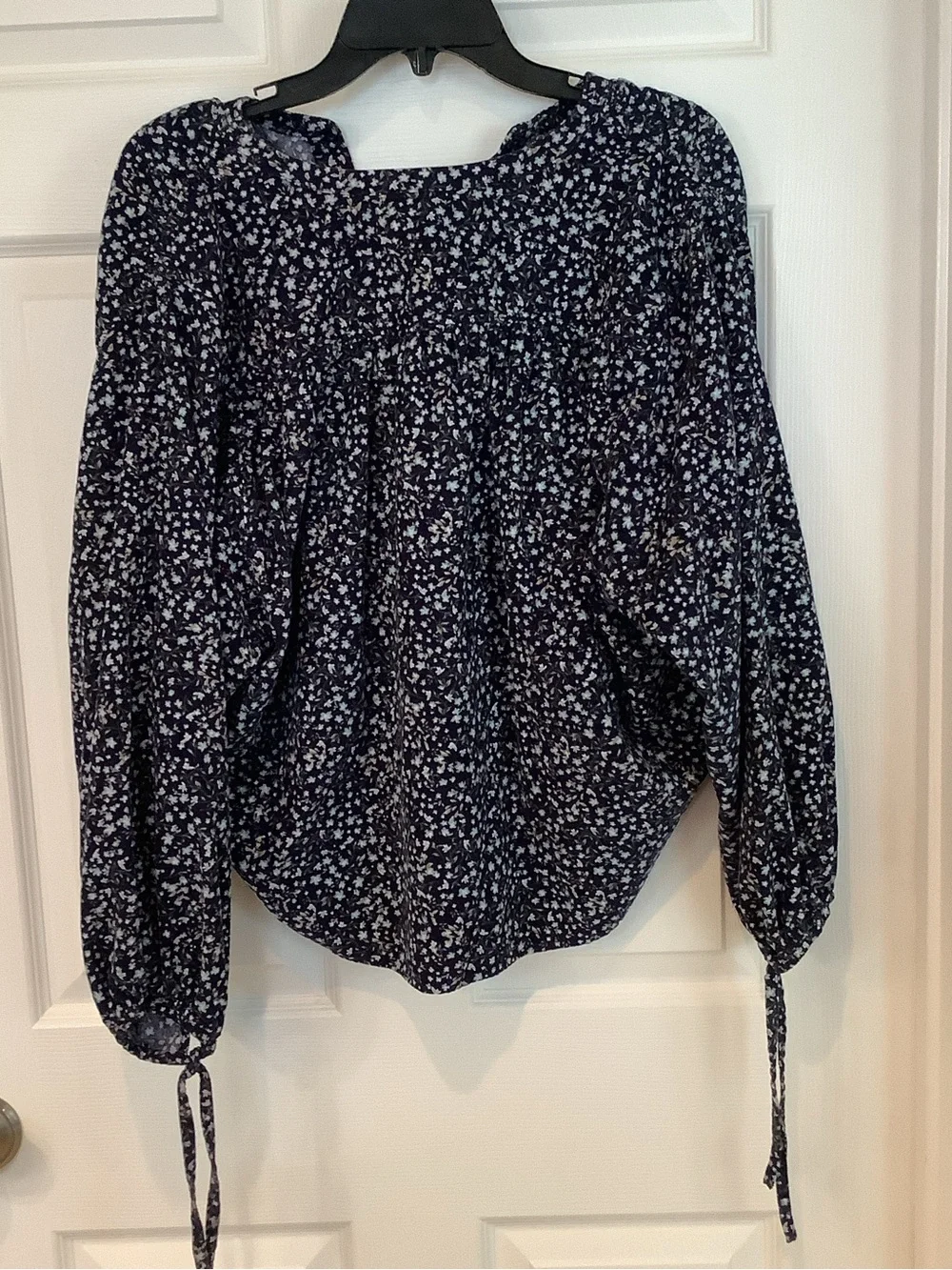 Old Navy Navy Blue Floral Button-Front Blouse